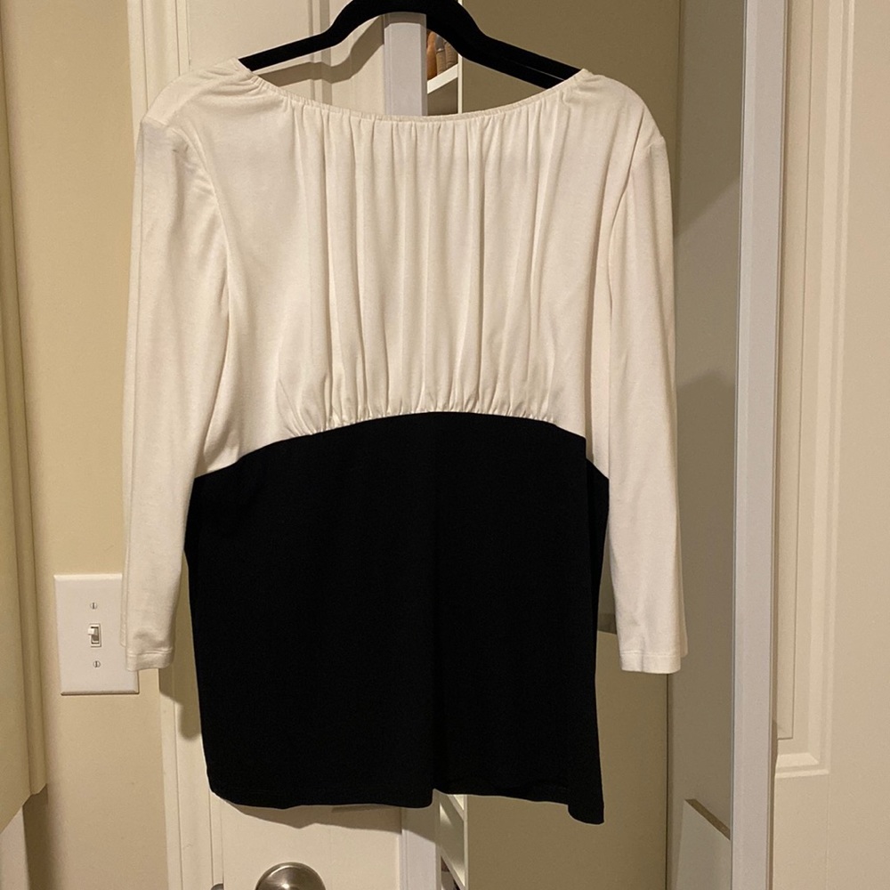 Doncaster Black/White fitted top size large